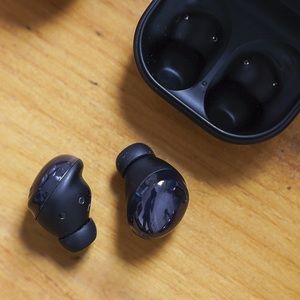 Samsung buds pro new never used
